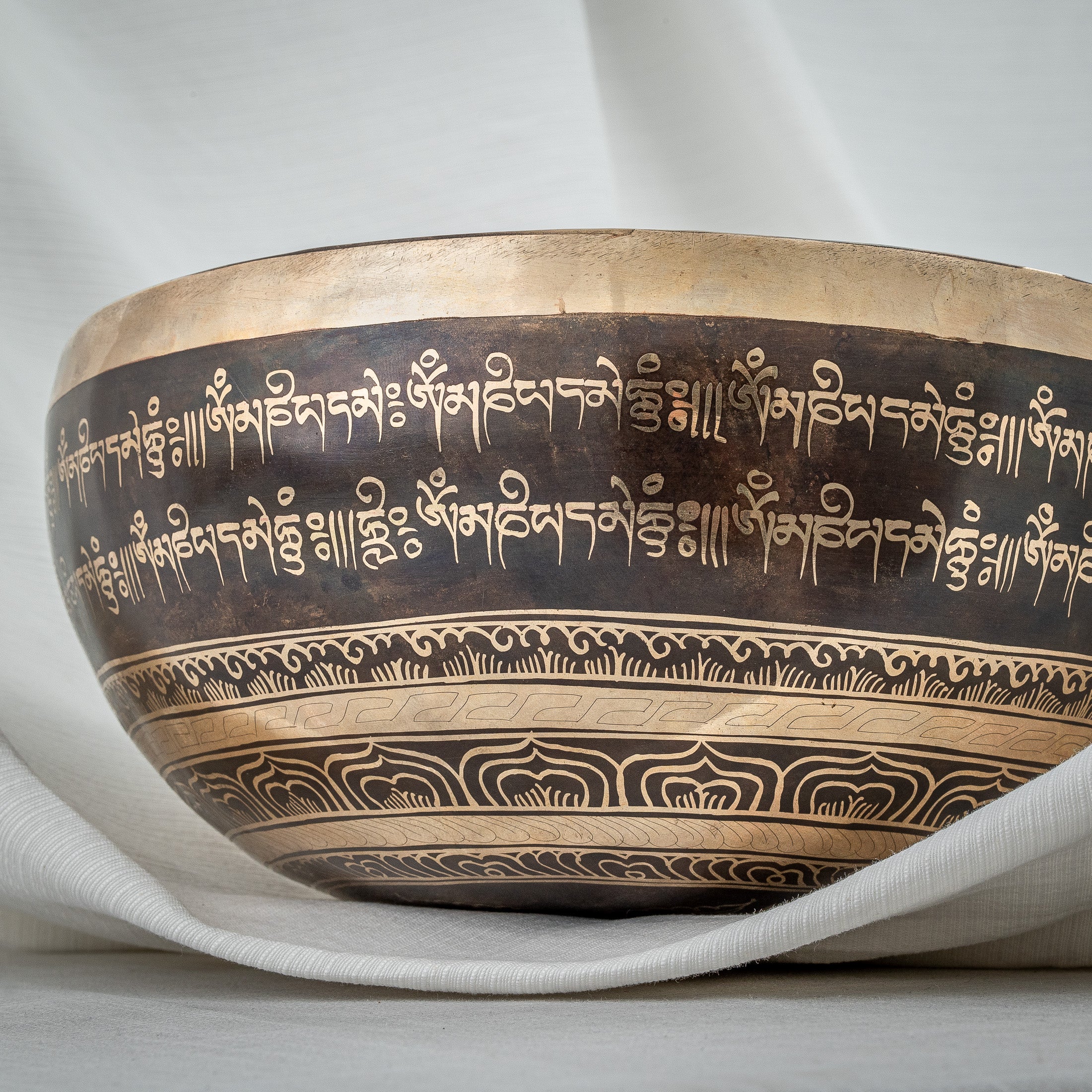 Outer walls of Eyes of Buddha Singing Bowl