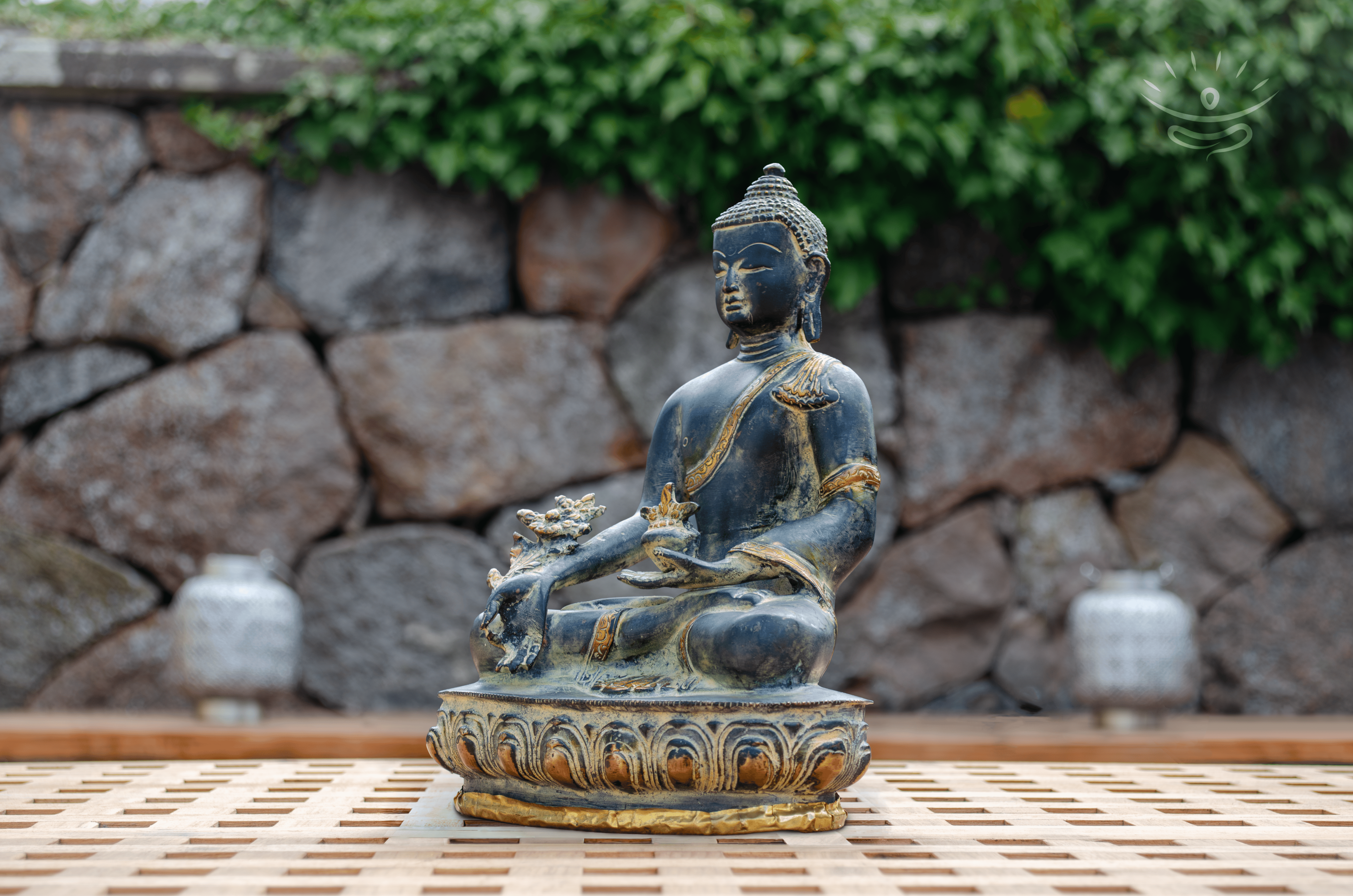 Gylden Overflade Buddha Figur - Siden