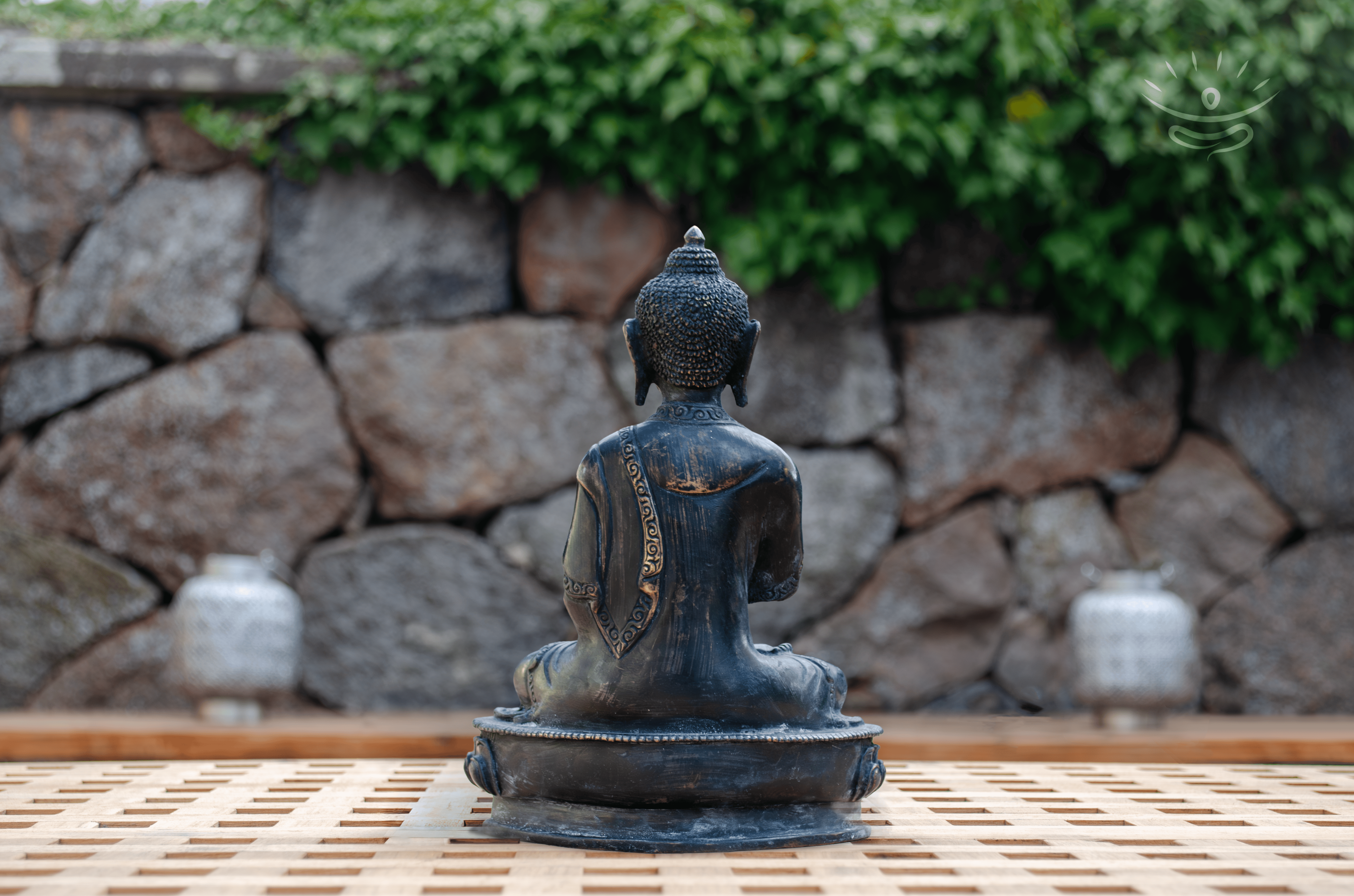 Abhaya Mudra Buddha Figur - Bagside