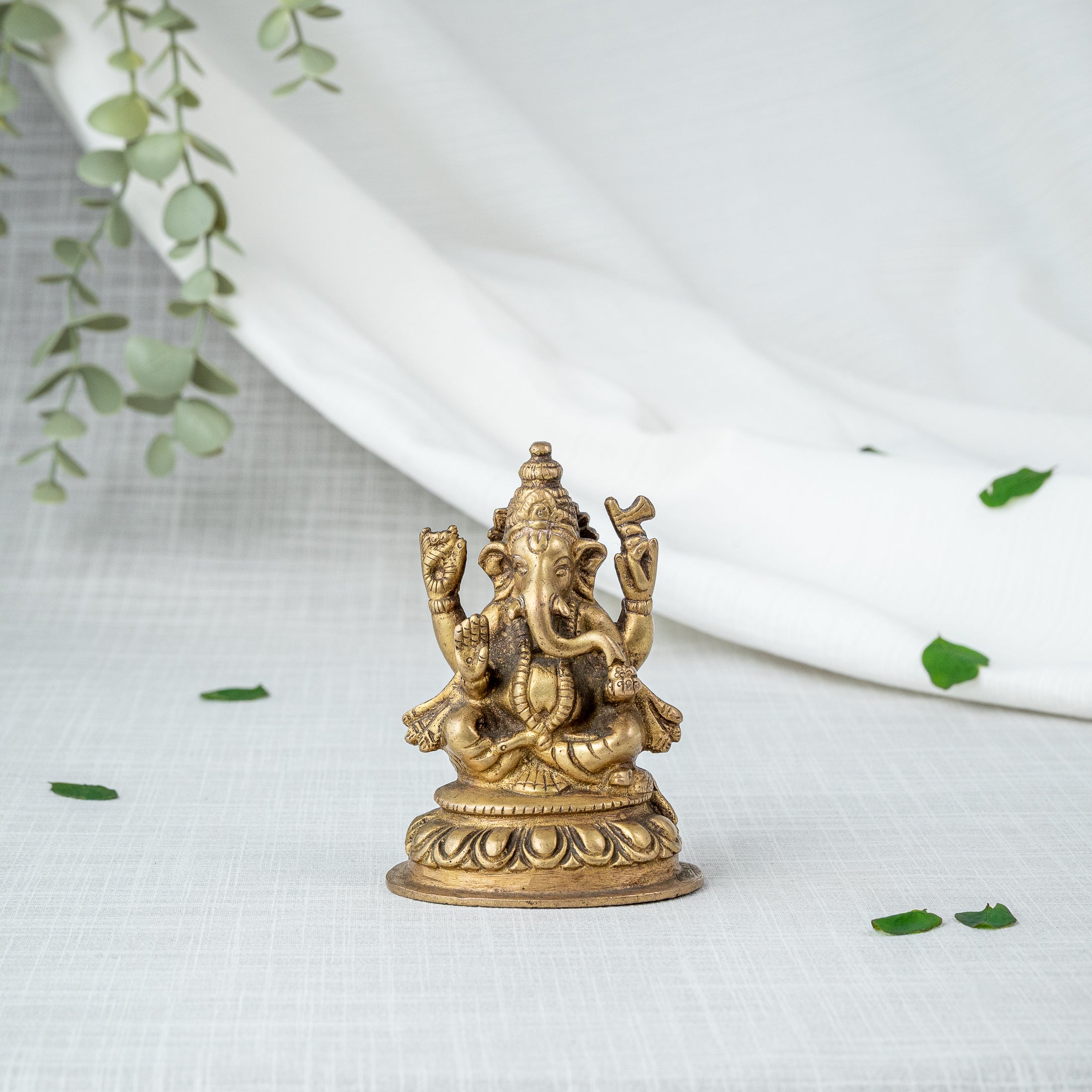 Gylden Ganesha Figur - Forside