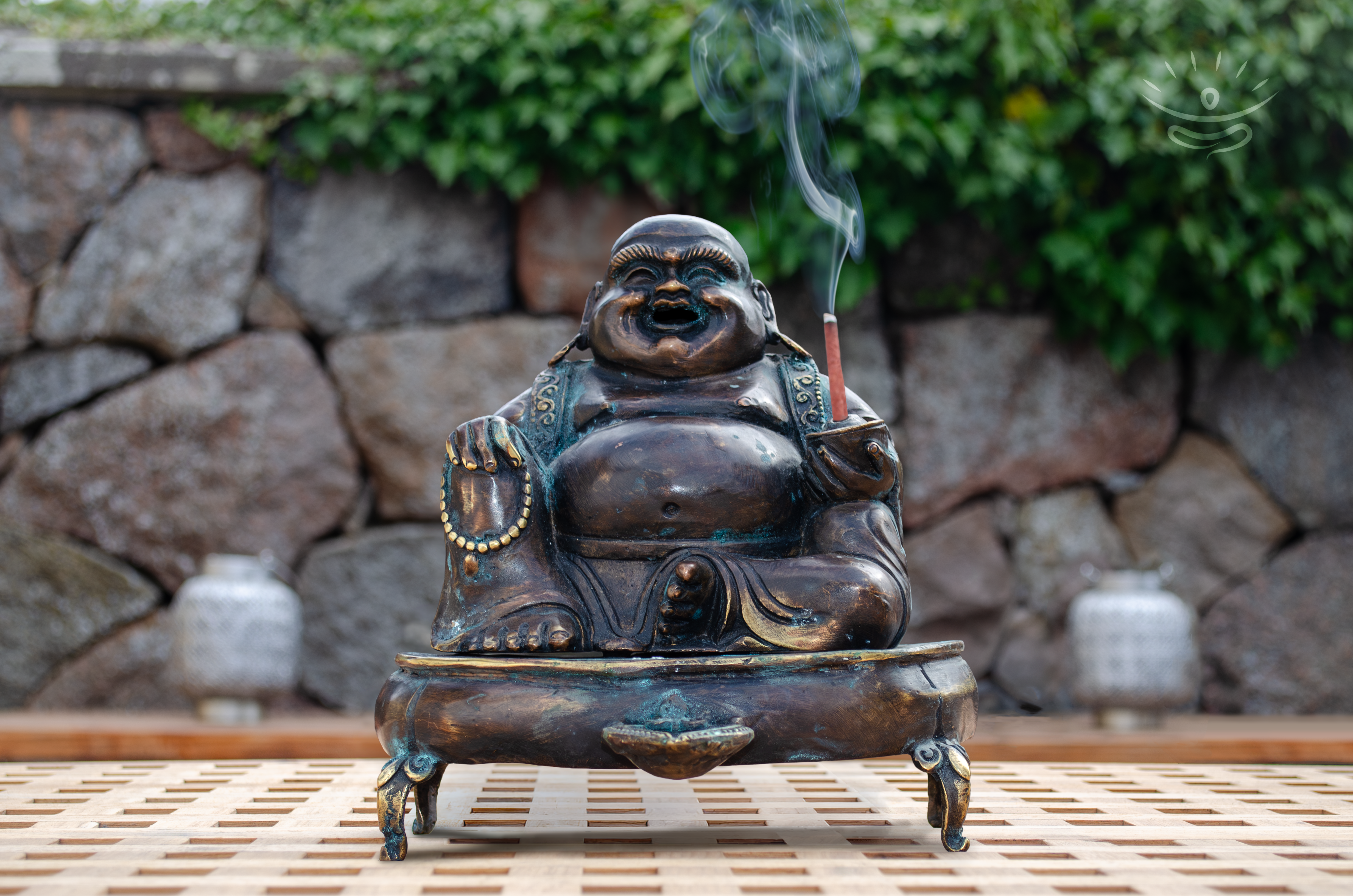 Smilende Buddha Figur med Røgelsebrænder - Forside