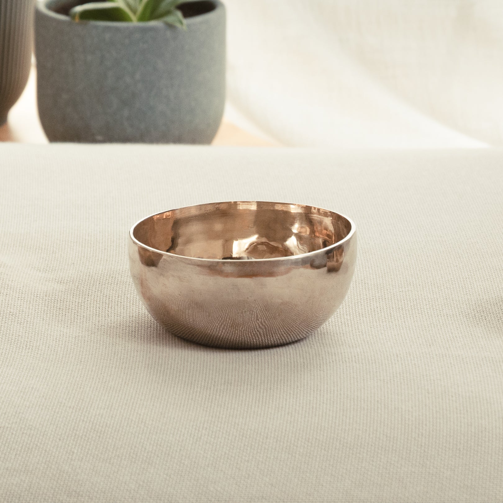 reflective singing bowl medium