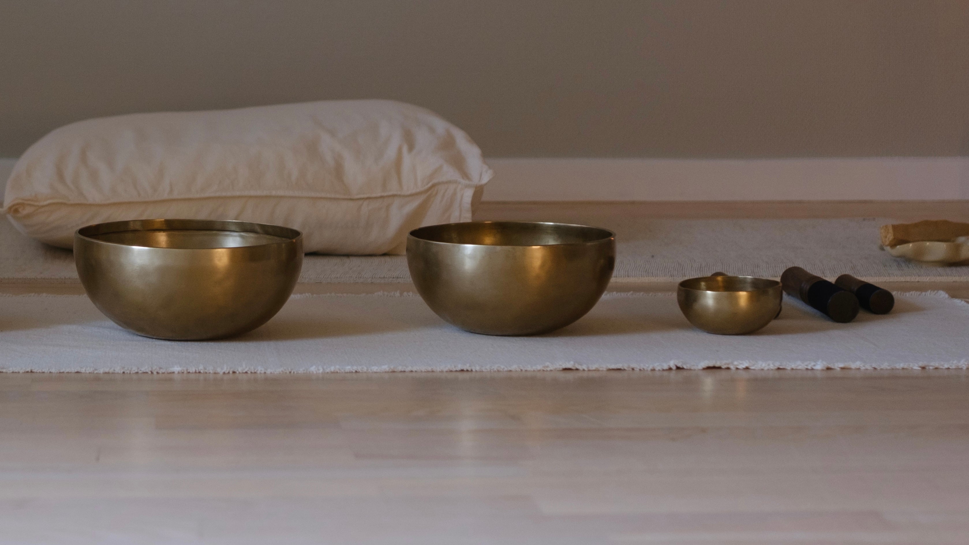 Dim Singing Bowls