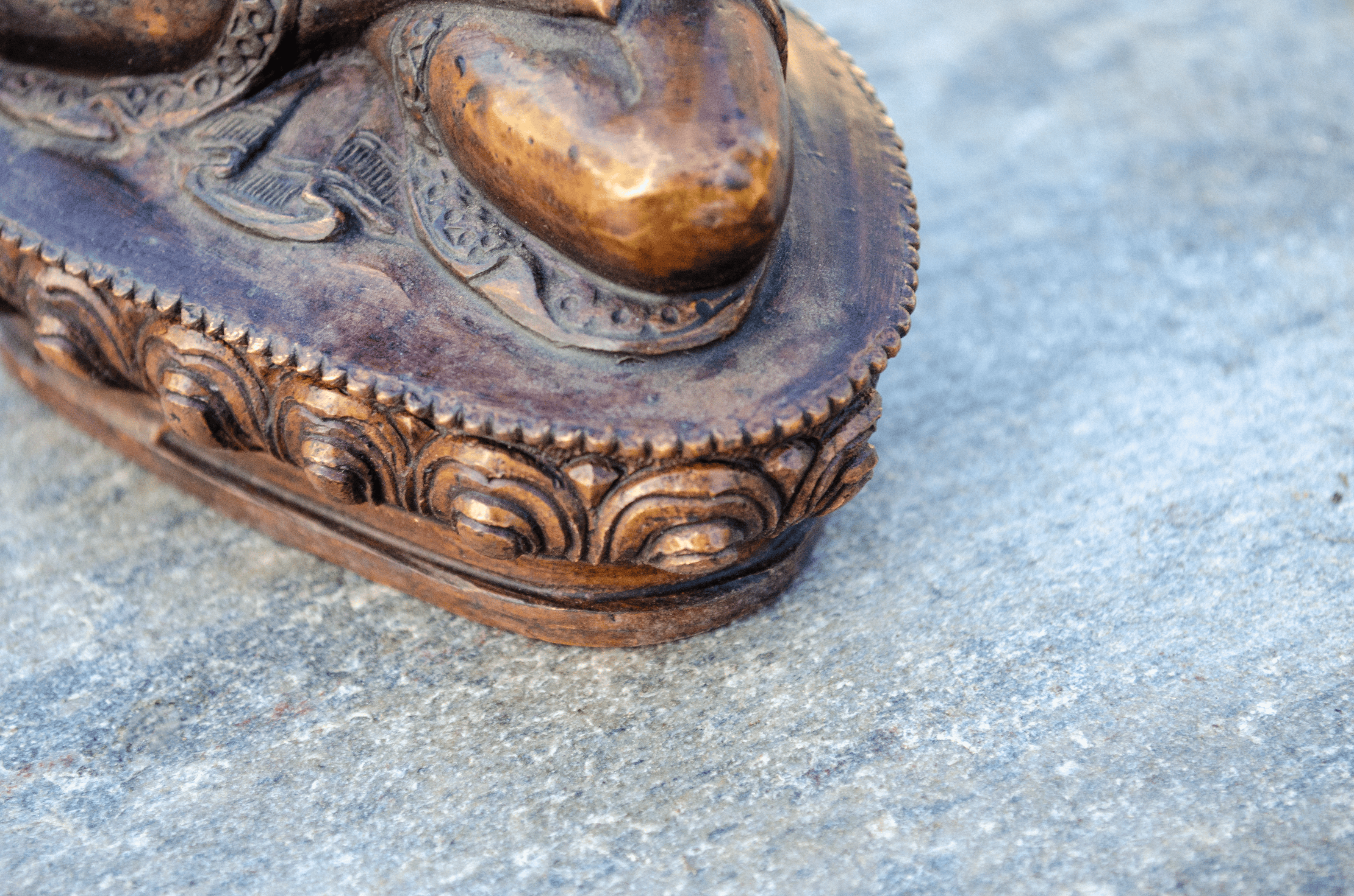 Abhaya Mudra Buddha Statue (13-14 cm) - Detail