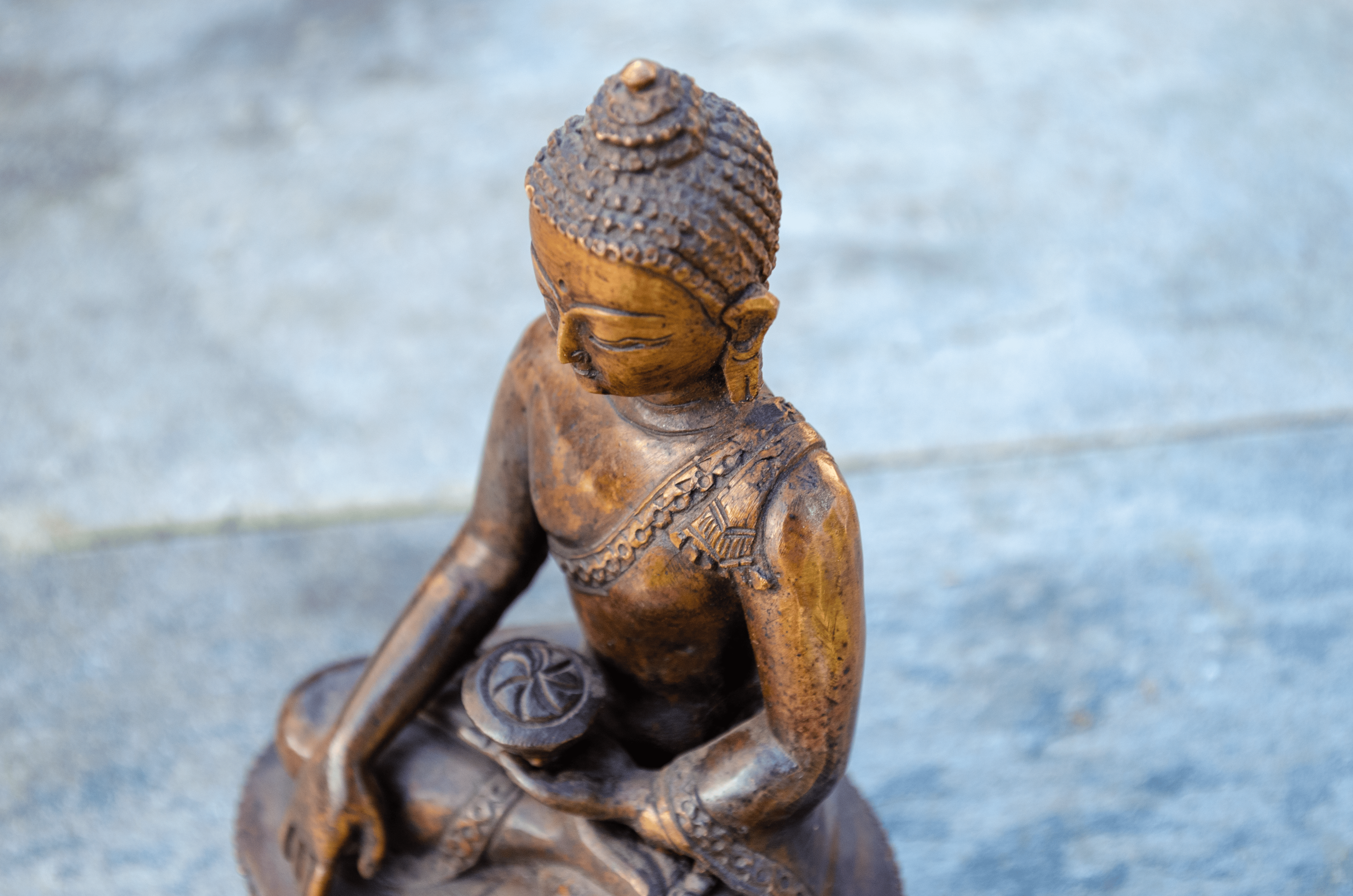 Bhumiparsha Mudra Buddha Statue (13-14 cm) - Detail