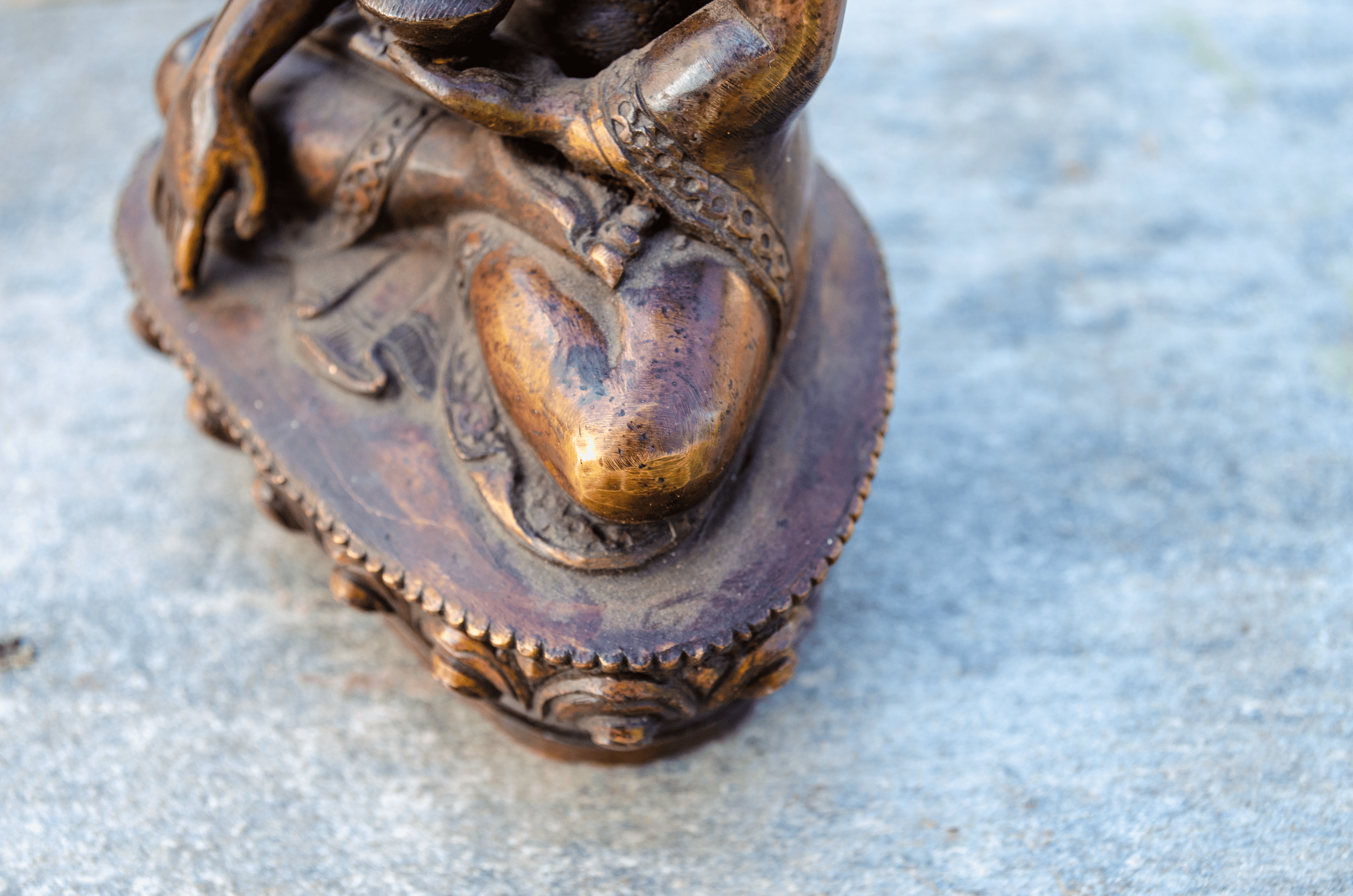 Bhumiparsha Mudra Buddha Statue (13-14 cm) - Detail