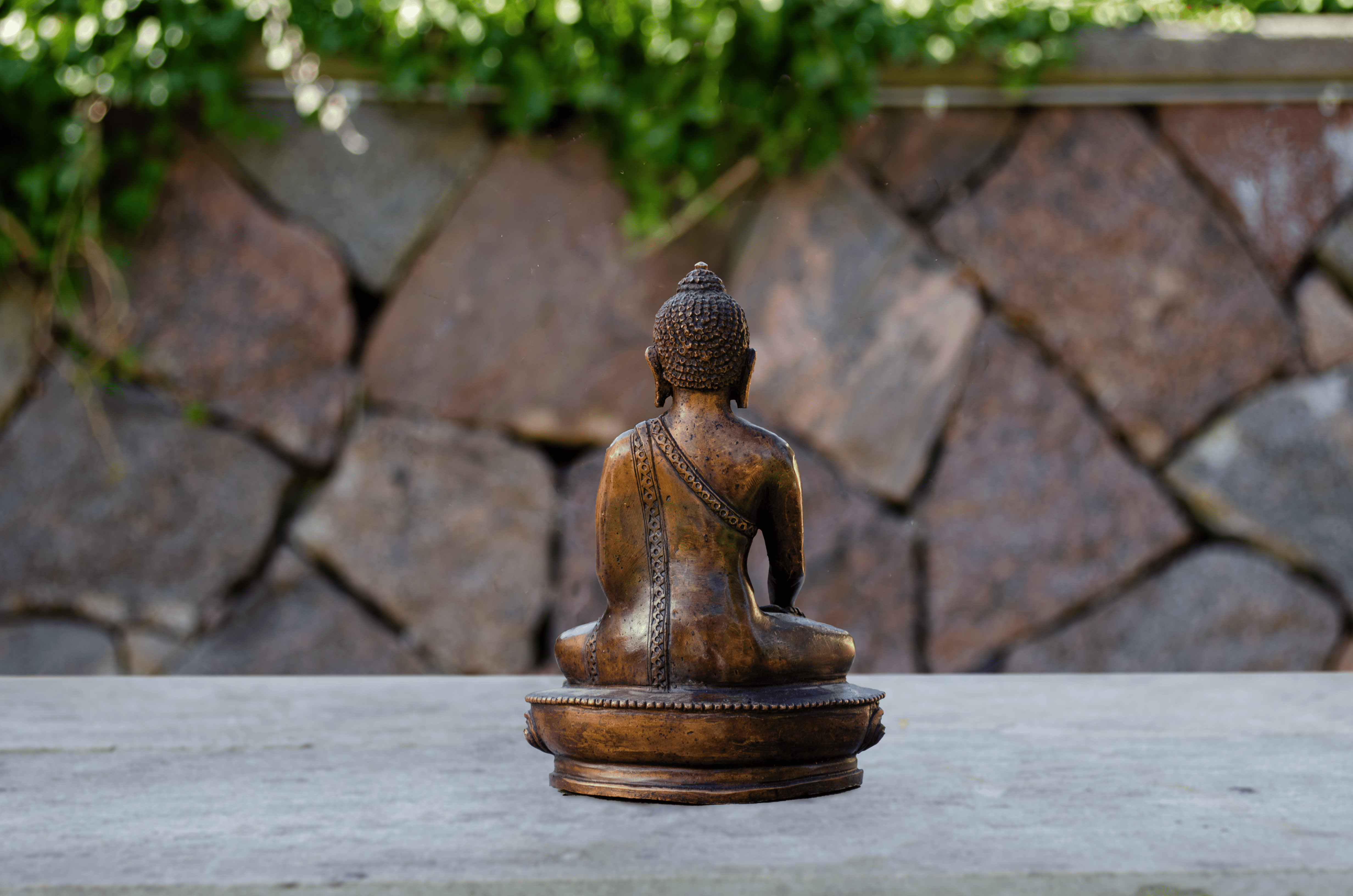 Bhumiparsha Mudra Buddha Statue (13-14 cm) - Back