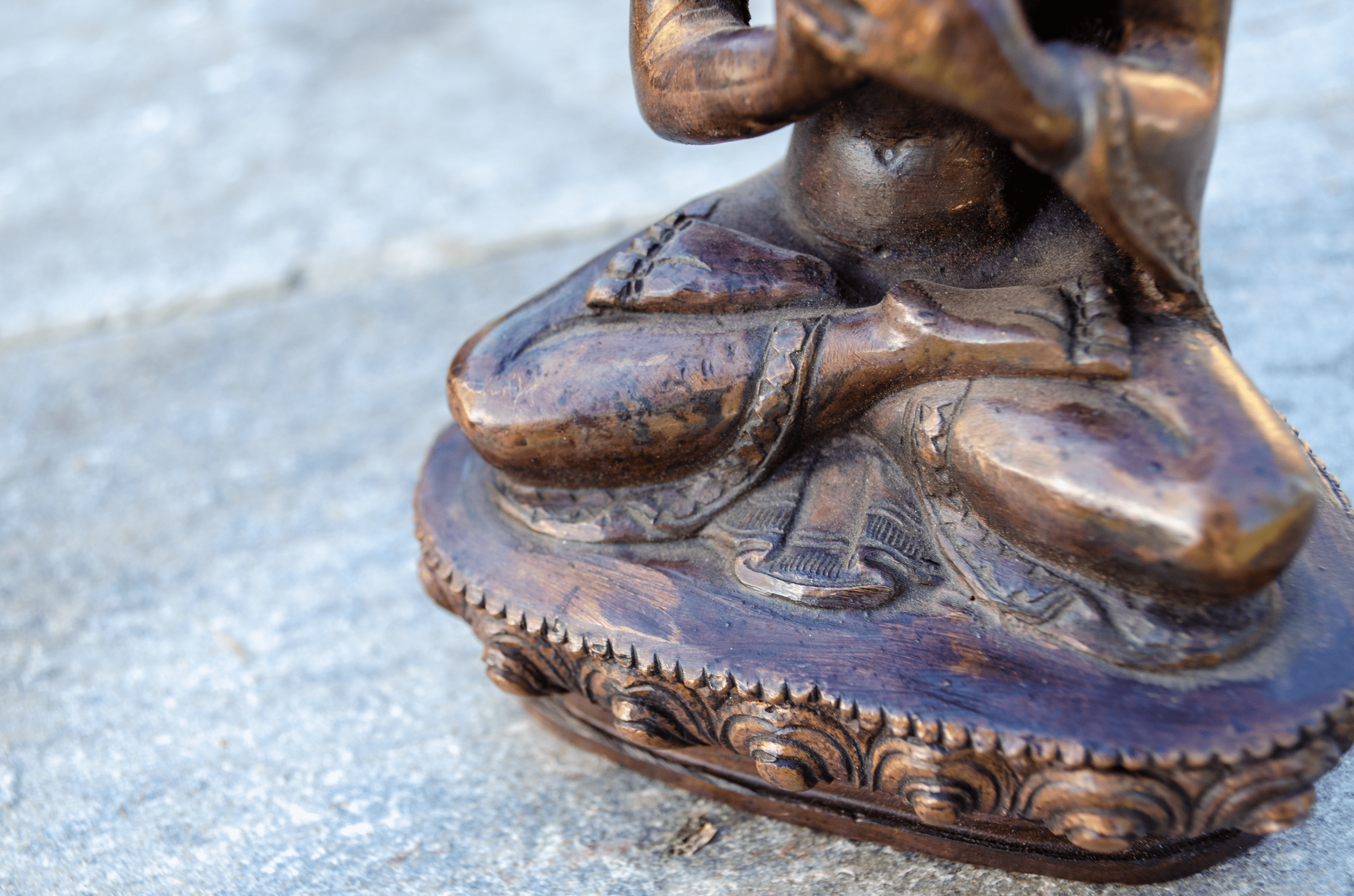 Dharmachakra Mudra Buddha Statue (13 - 14 cm) - Detail