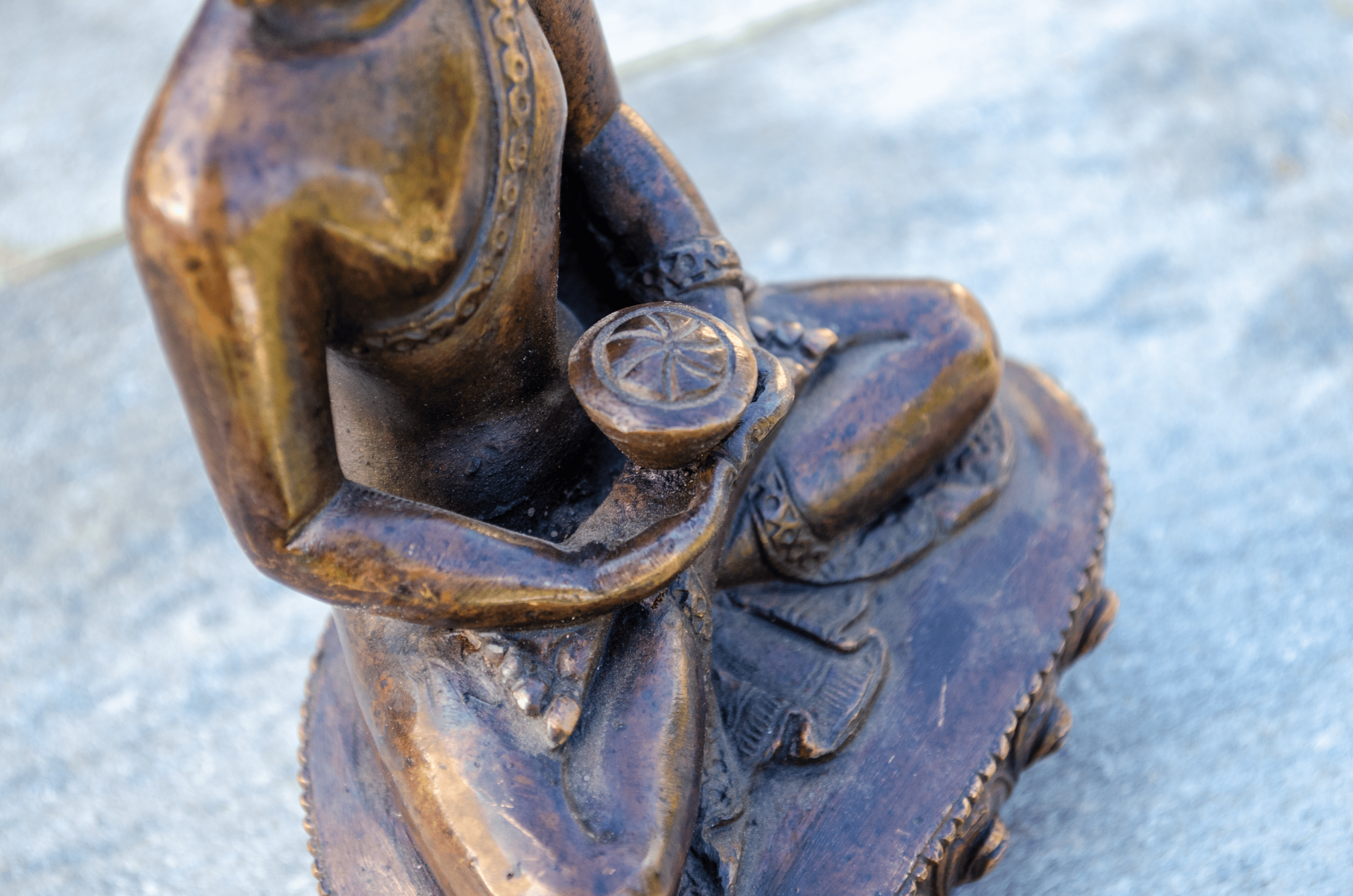 Dhyana Mudra Buddha Figur (13-14 cm) - Detaljer