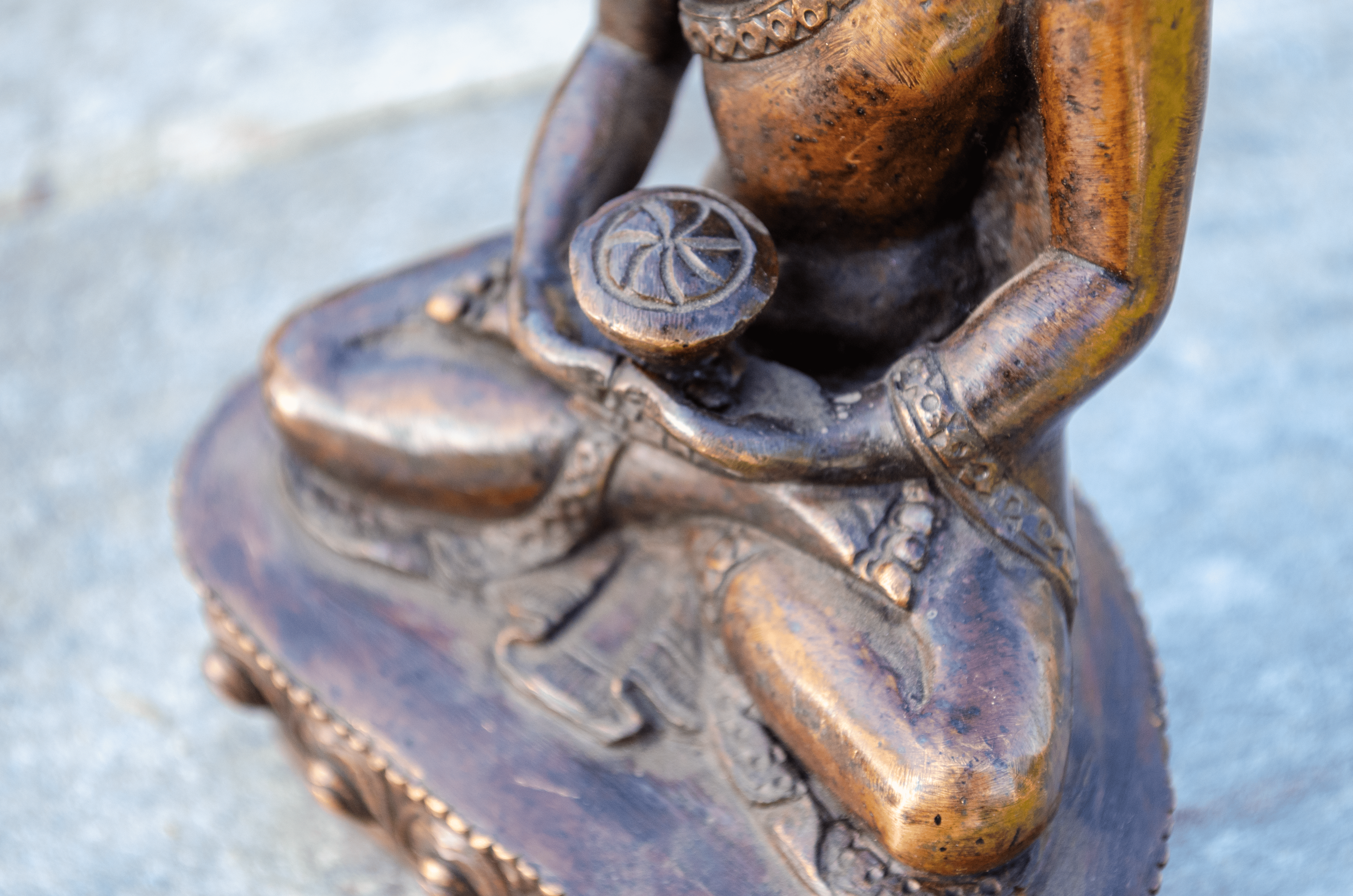 Dhyana Mudra Buddha Figur (13-14 cm) - Detaljer