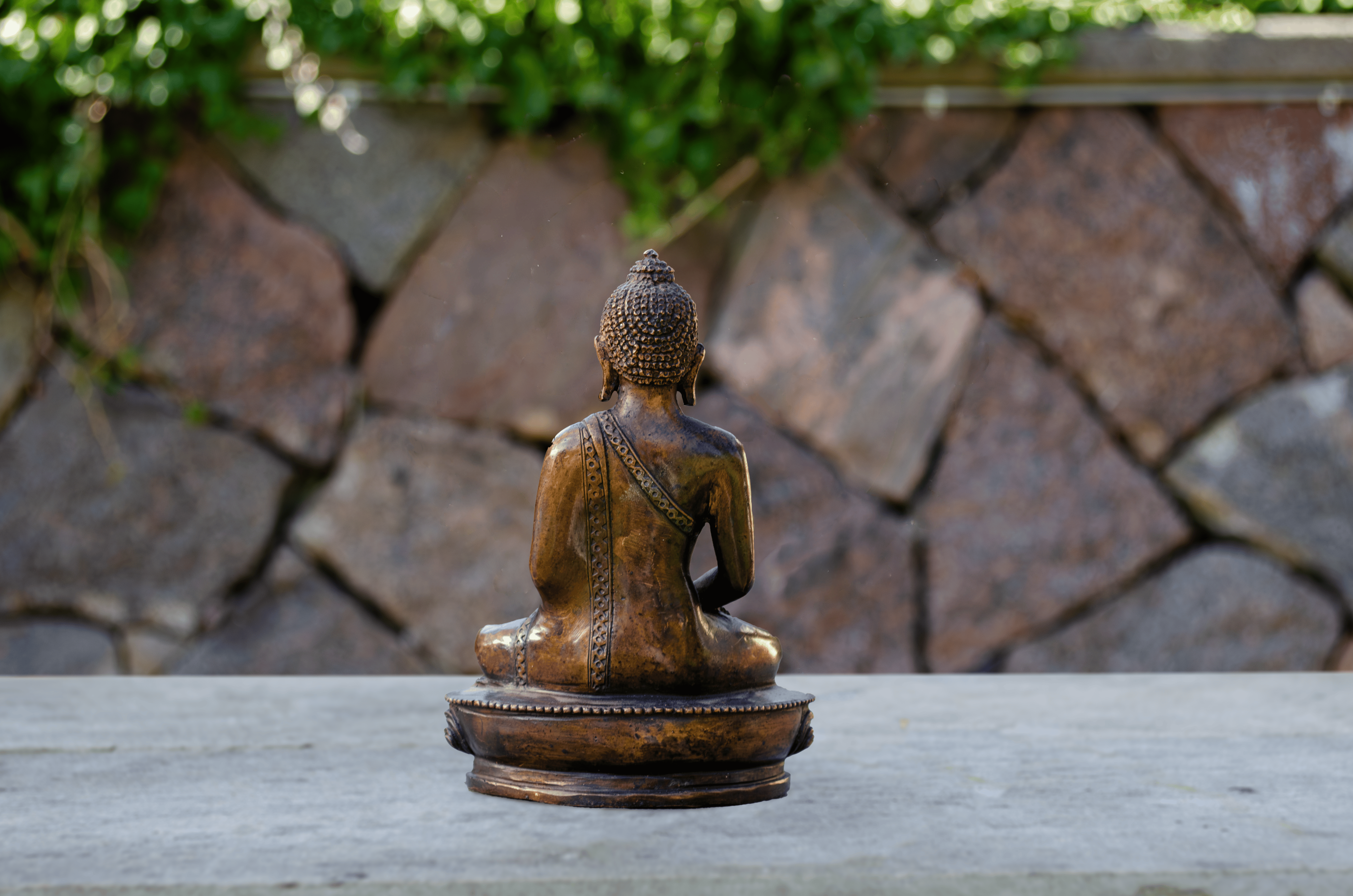 Dhyana Mudra Buddha Figur (13-14 cm) - Bagside