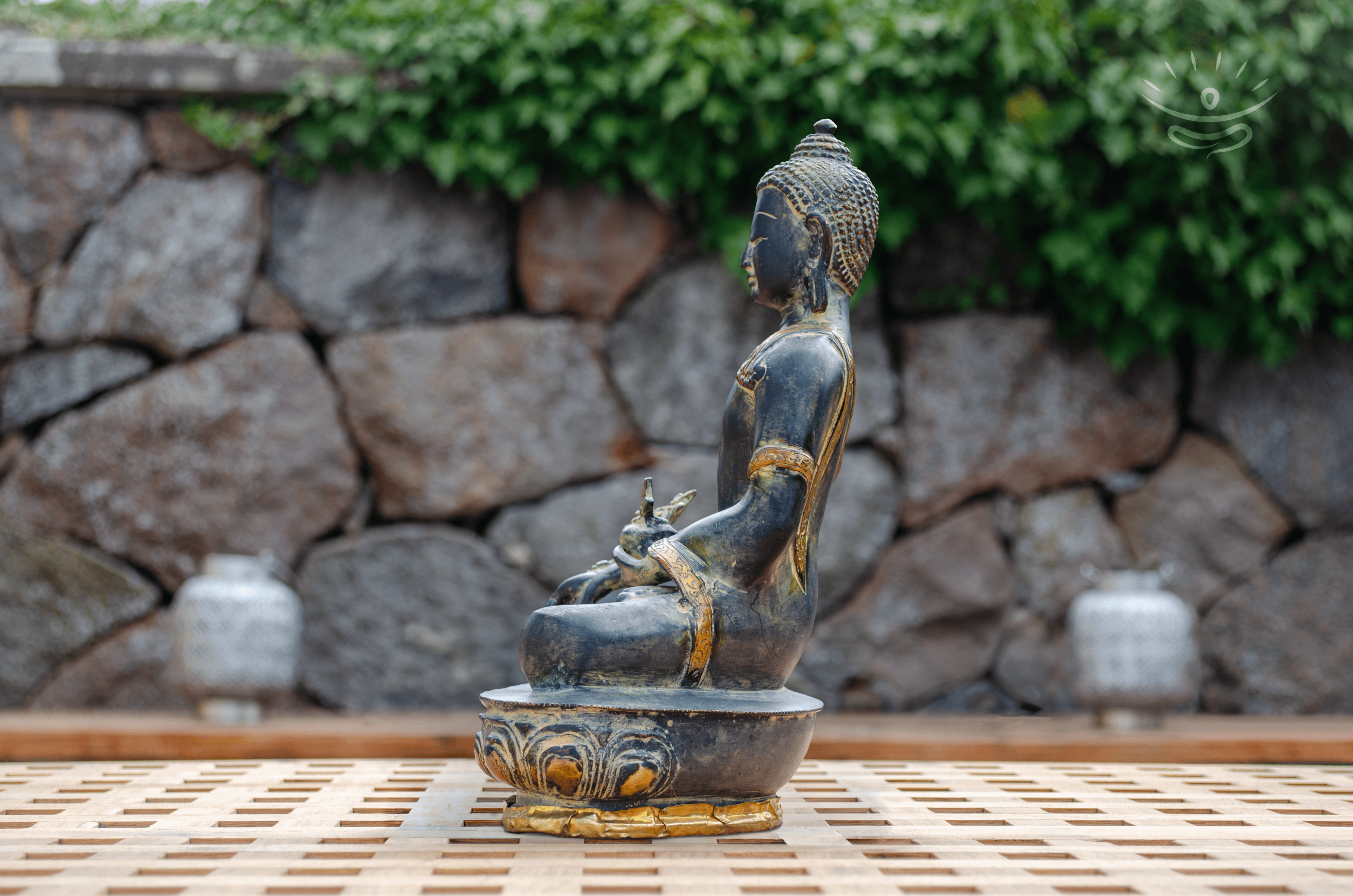 Gylden Overflade Buddha Figur - Siden