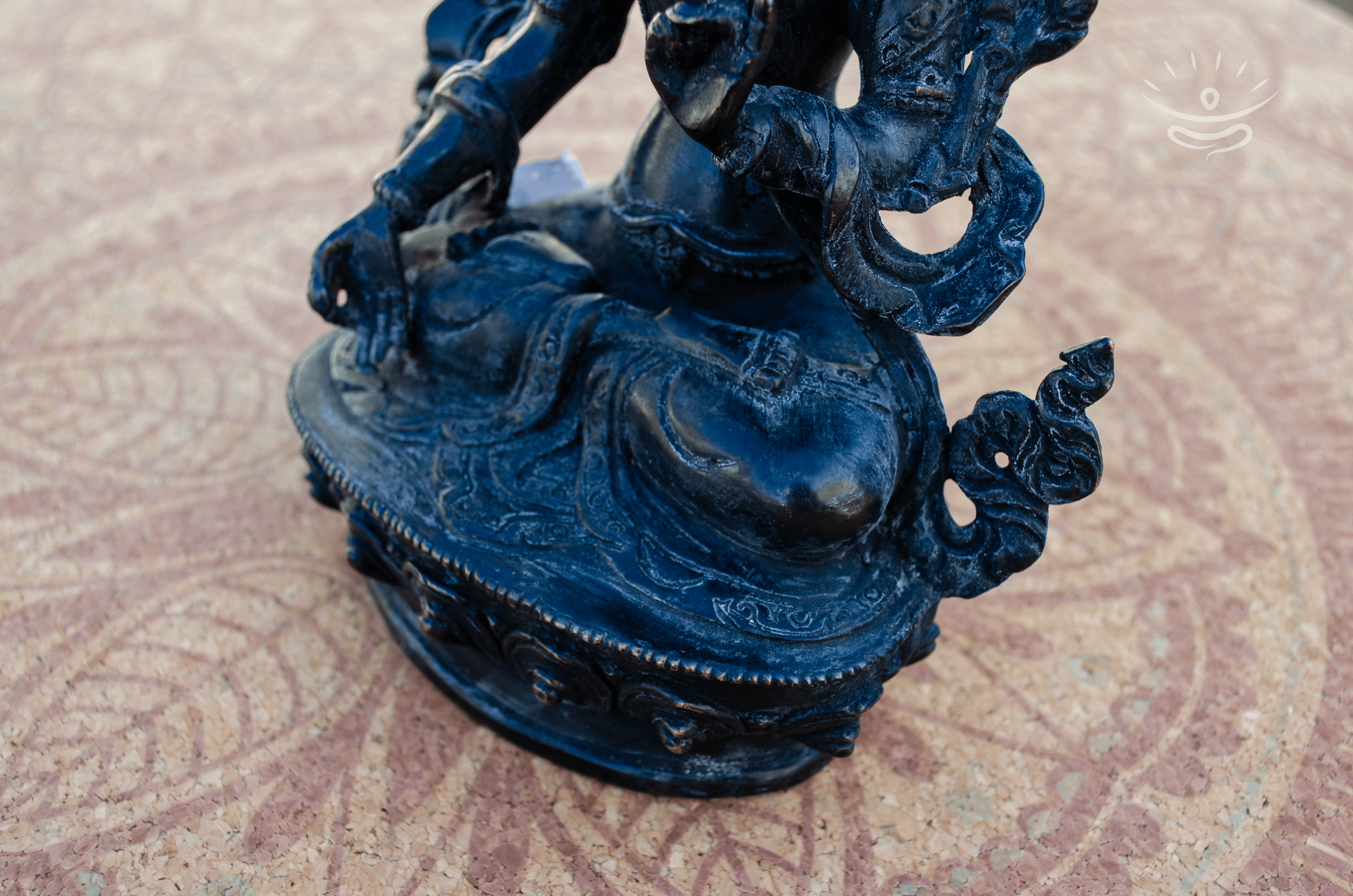 White Tara Statue 22.5 cm - Detail