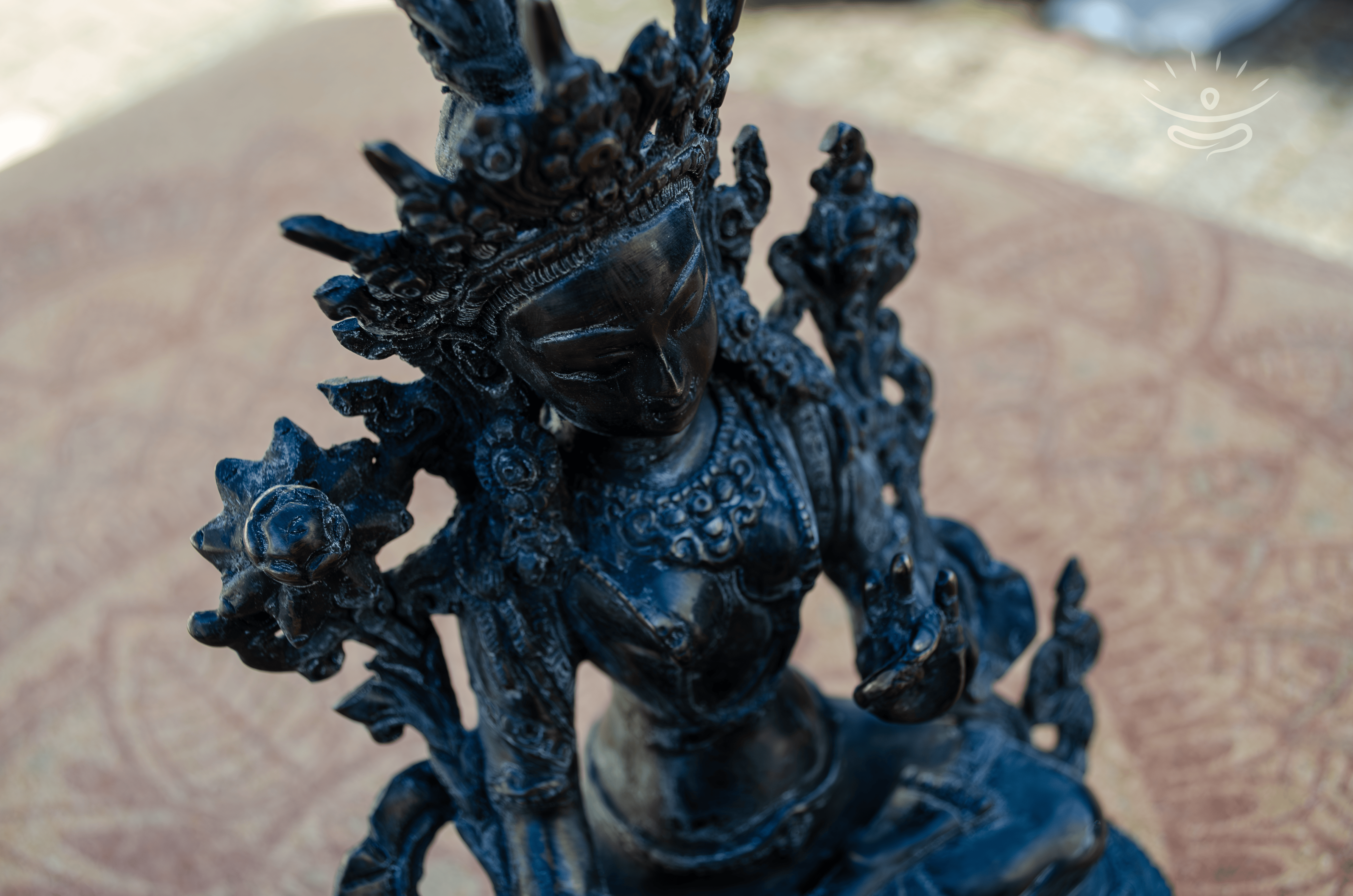 White Tara Statue 22.5 cm - Detail