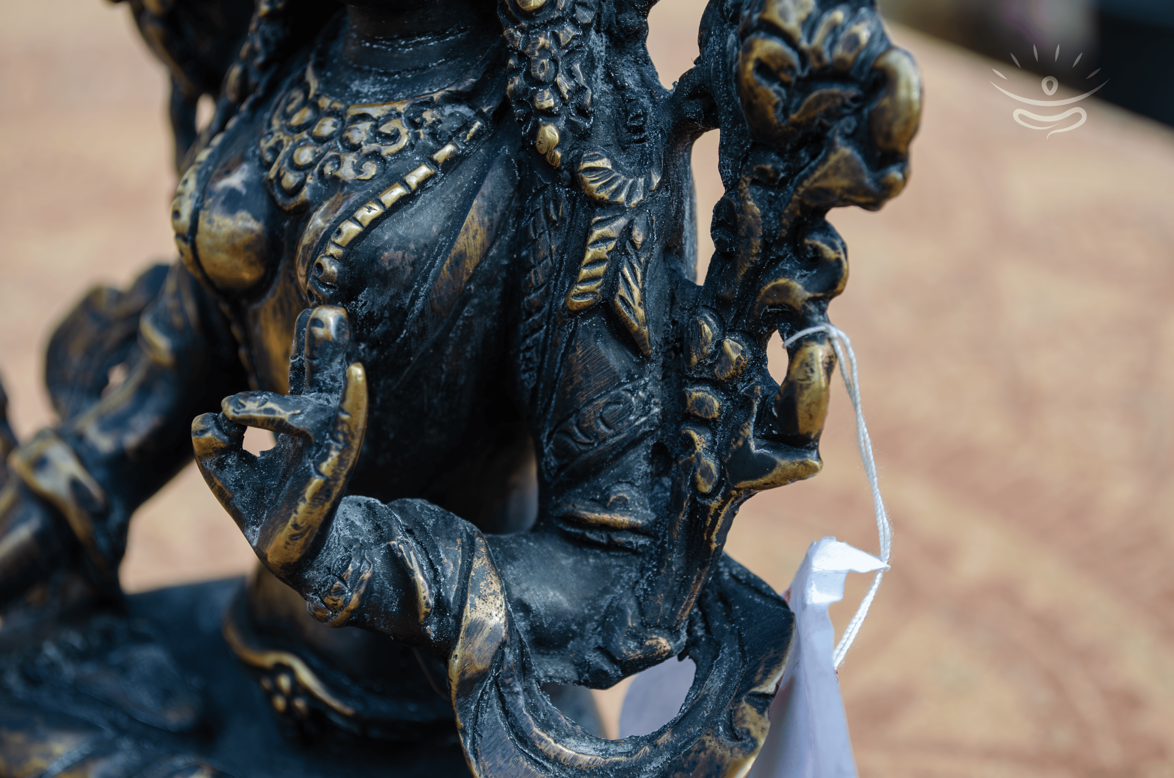 White Tara Statue 23 cm - Detail