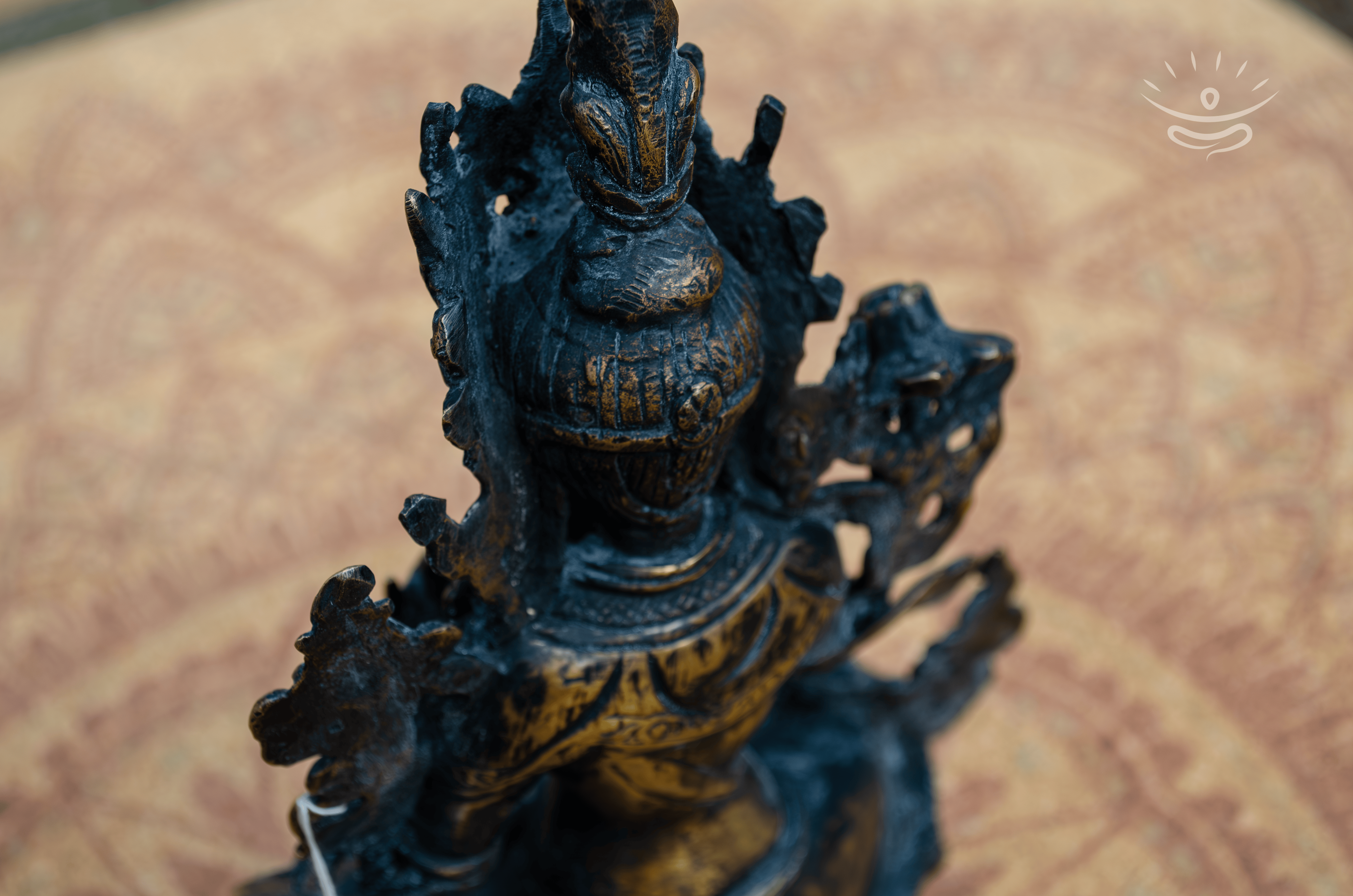 White Tara Statue 23 cm - Detail