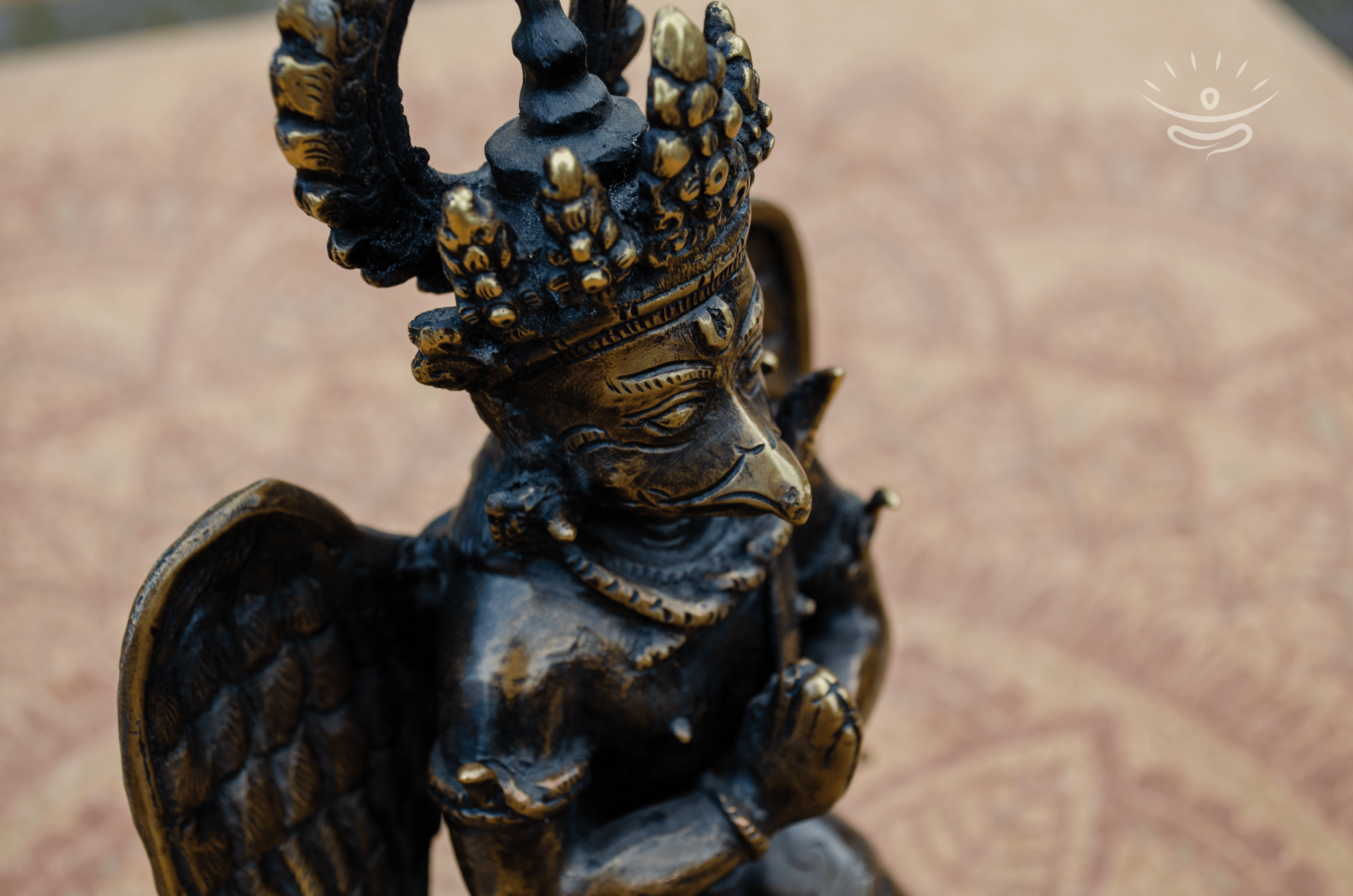 Garuda Statue 24 cm - Detail