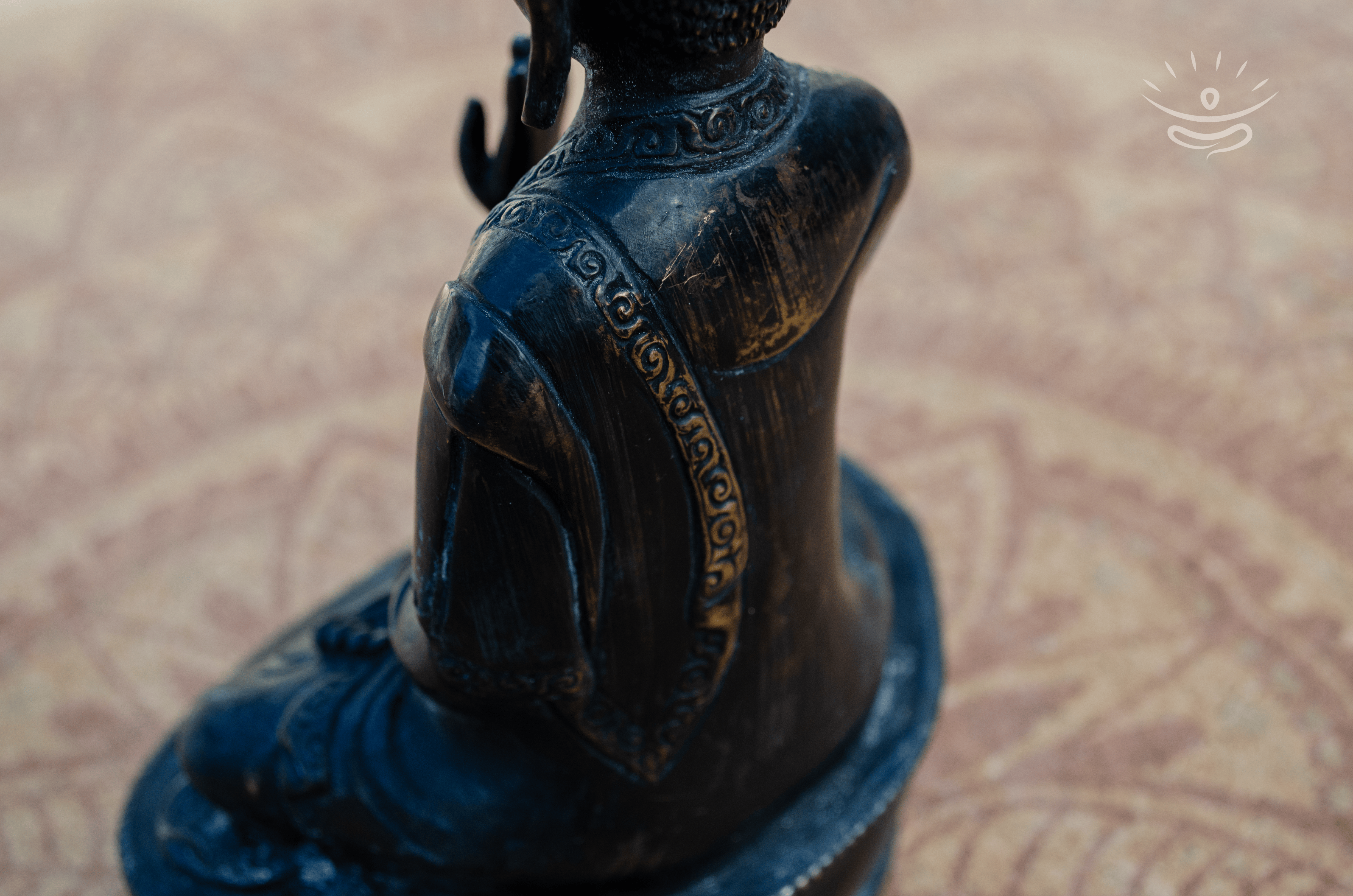 Abhaya Mudra Buddha Figur - Bagside