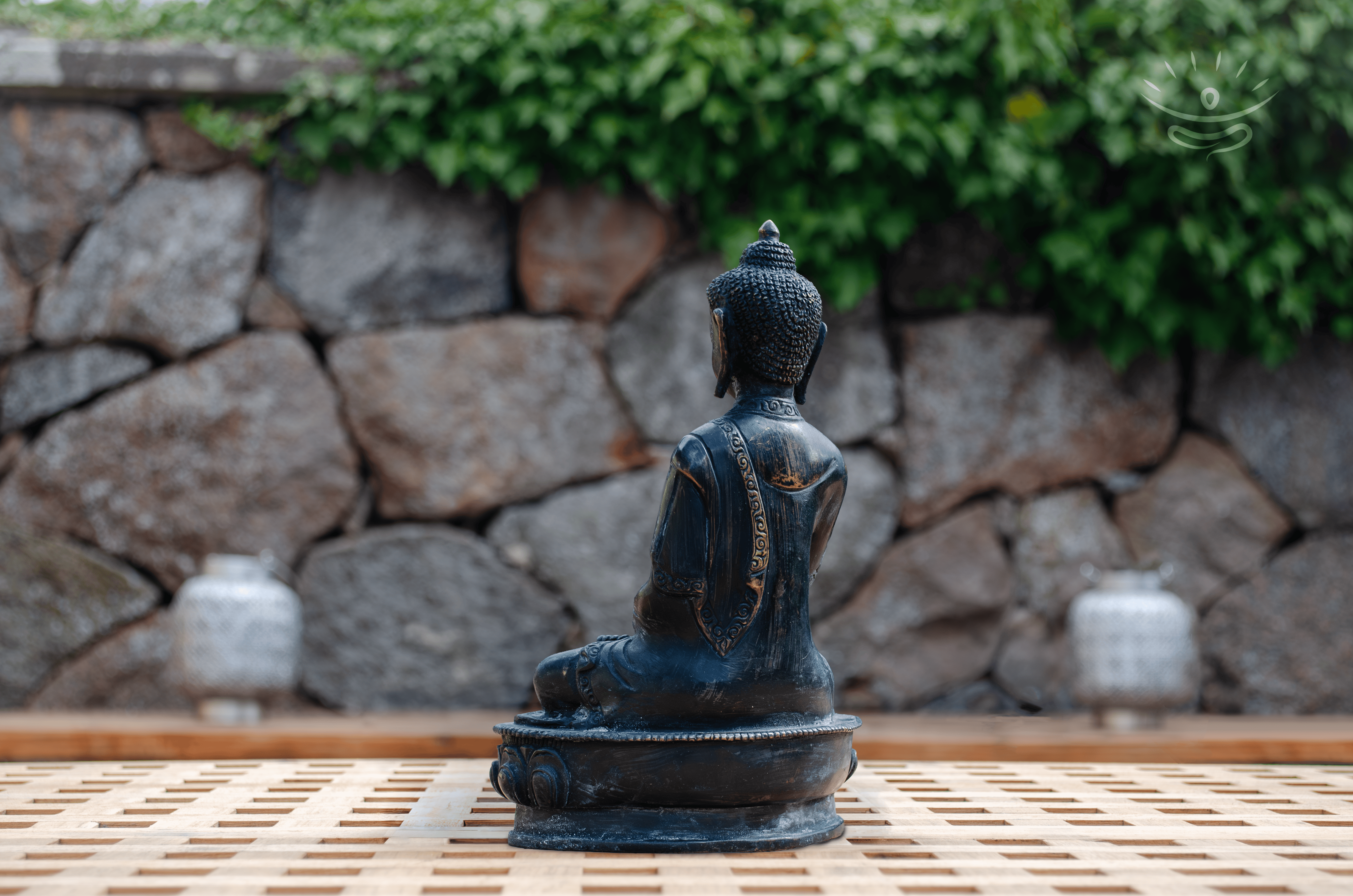 Abhaya Mudra Buddha Figur - Bagside