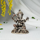 Forfra set af Ganeshfigur