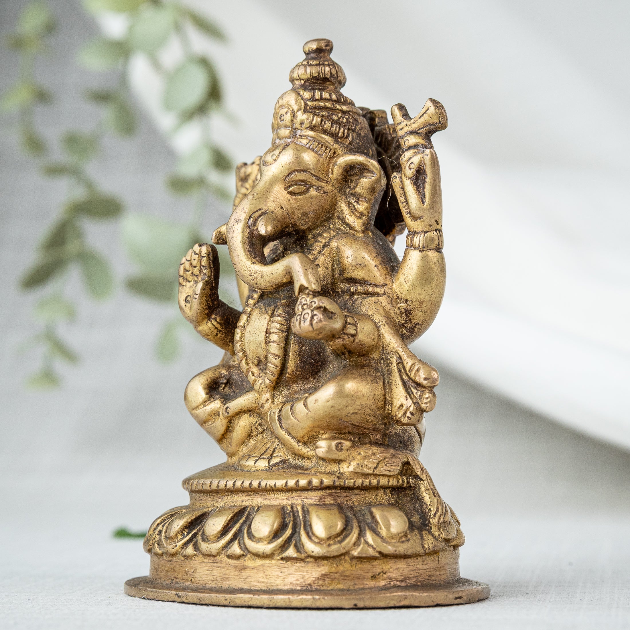 Golden Ganesha Statue - Detail