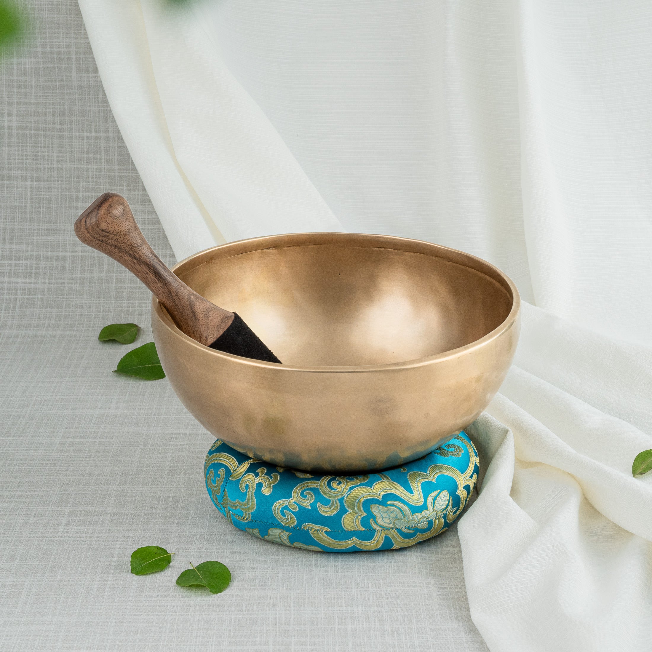 Close view of Lingam Singing Bowl