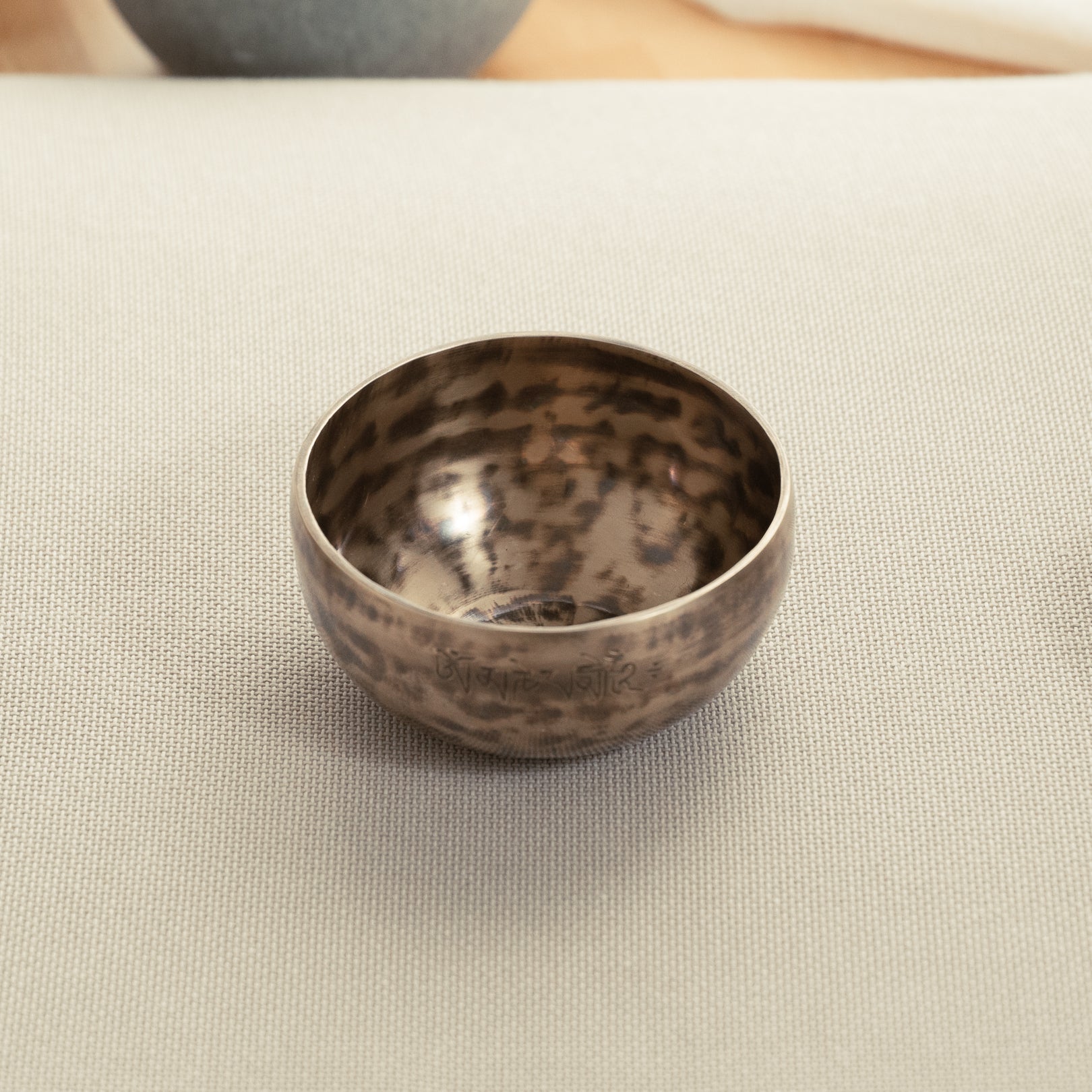 medium lunar energi singing bowl