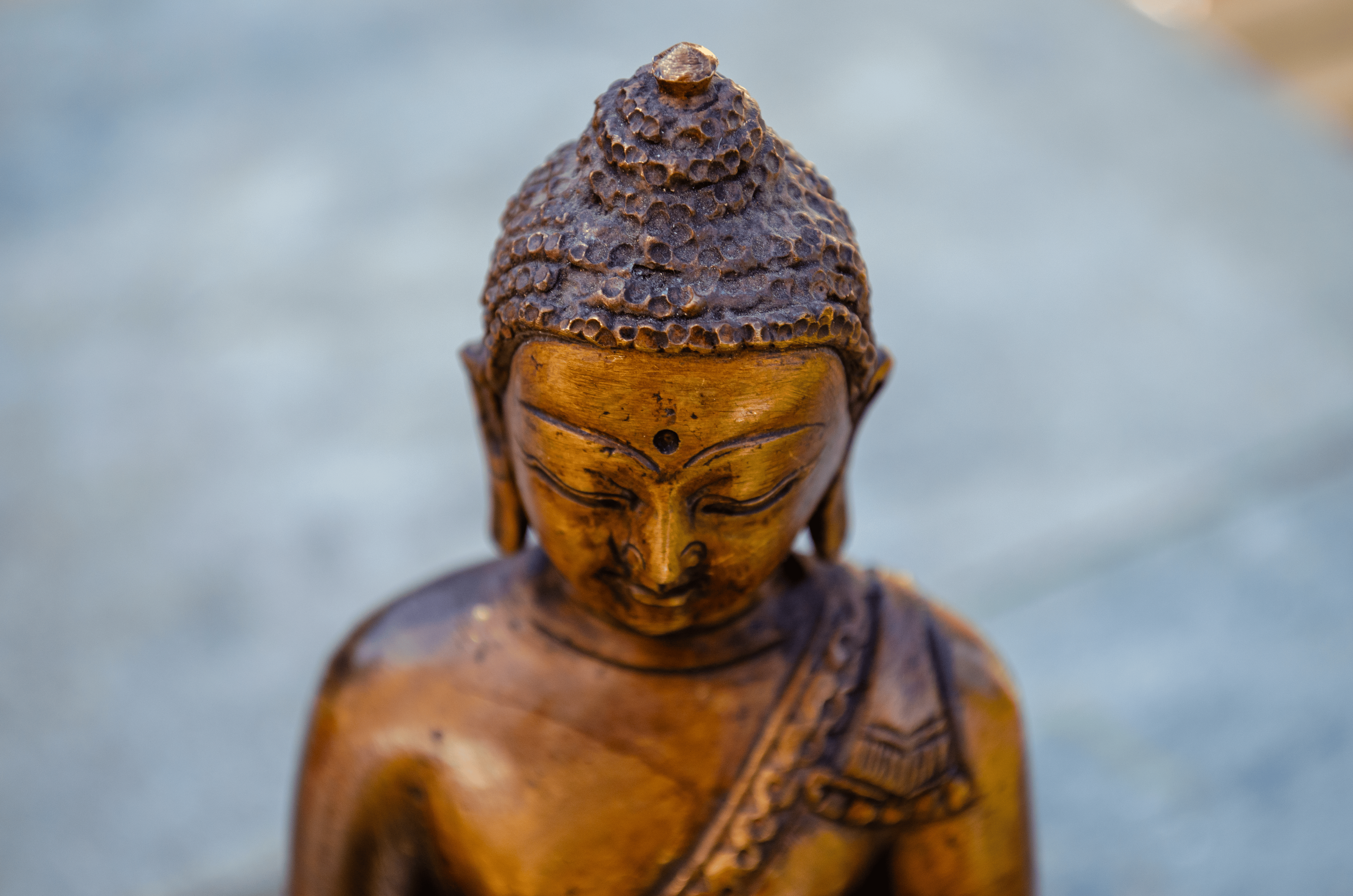Varada Mudra Buddha Statue (13-14 cm) - Detail