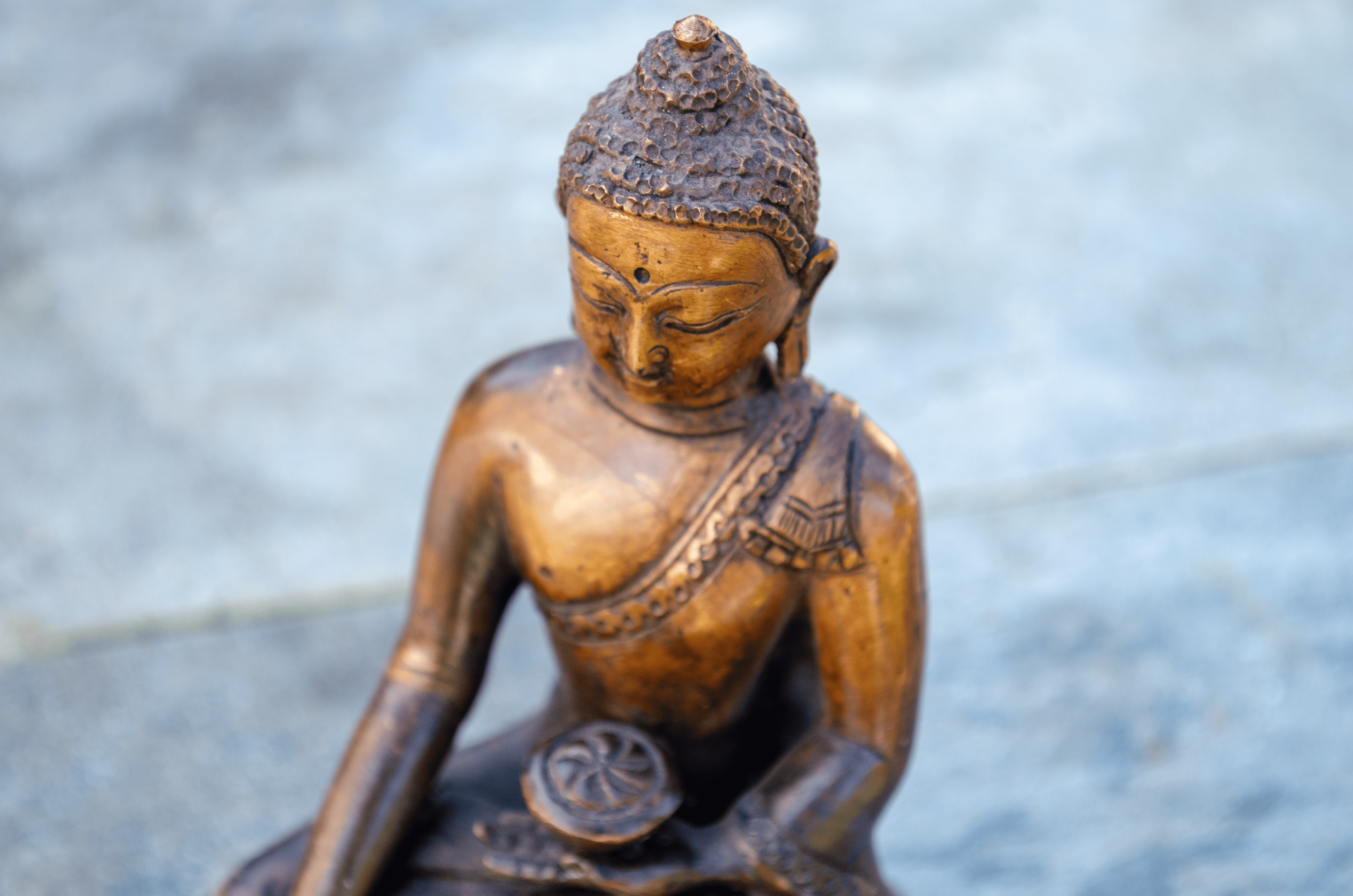 Varada Mudra Buddha Statue (13-14 cm) - Detail