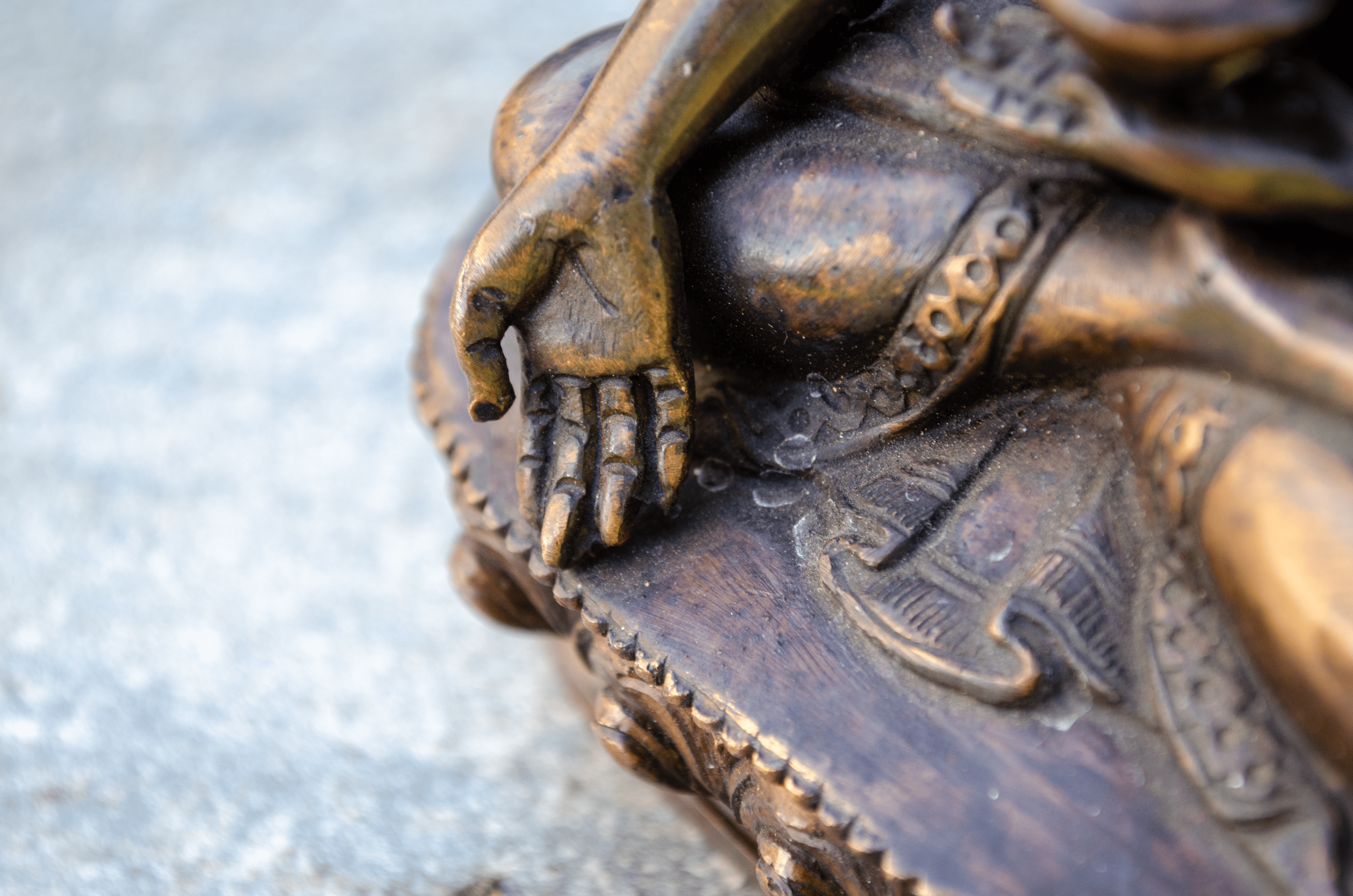 Varada Mudra Buddha Statue (13-14 cm) - Detail